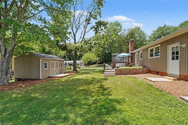 2800 New Garden Road E, Greensboro, NC 27455