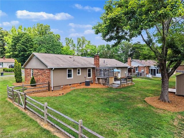 2800 New Garden Road E, Greensboro, NC 27455