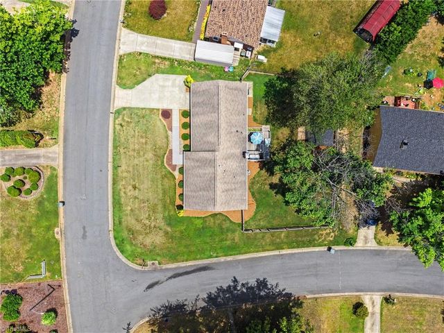 2800 New Garden Road E, Greensboro, NC 27455
