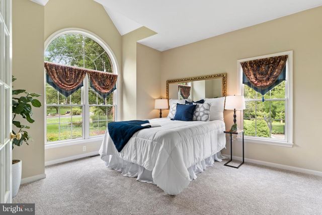 7 ACCENT CIR, Camp Hill, PA 17011