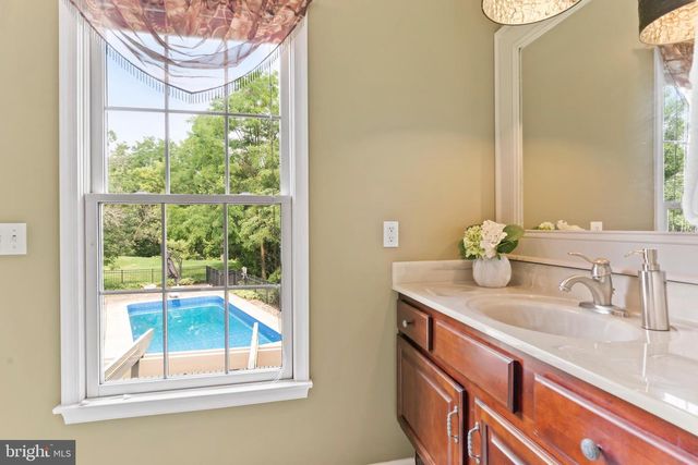 7 ACCENT CIR, Camp Hill, PA 17011