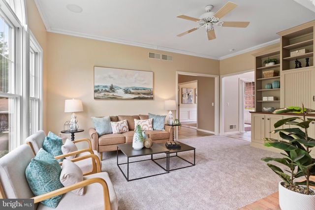 7 ACCENT CIR, Camp Hill, PA 17011