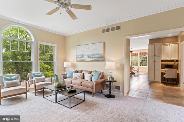 7 ACCENT CIR, Camp Hill, PA 17011