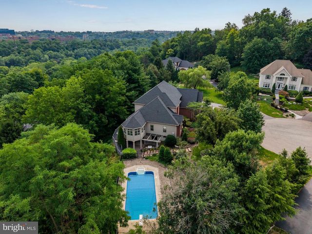7 ACCENT CIR, Camp Hill, PA 17011