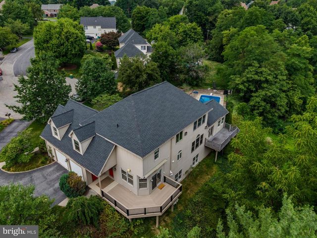 7 ACCENT CIR, Camp Hill, PA 17011