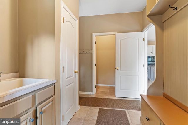 7 ACCENT CIR, Camp Hill, PA 17011