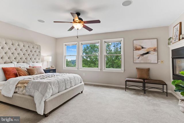 7 ACCENT CIR, Camp Hill, PA 17011