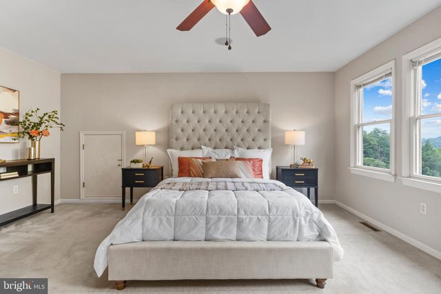 7 ACCENT CIR, Camp Hill, PA 17011