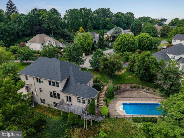 7 ACCENT CIR, Camp Hill, PA 17011