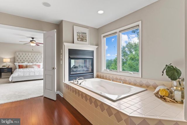 7 ACCENT CIR, Camp Hill, PA 17011