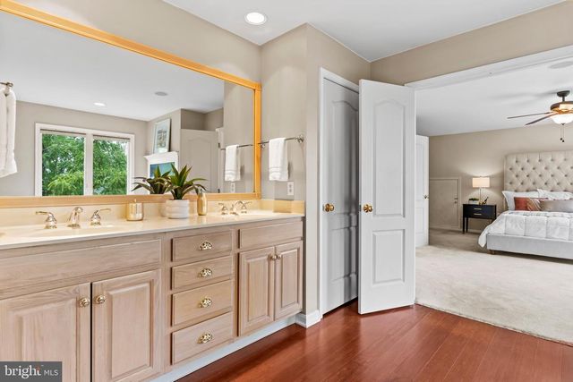 7 ACCENT CIR, Camp Hill, PA 17011