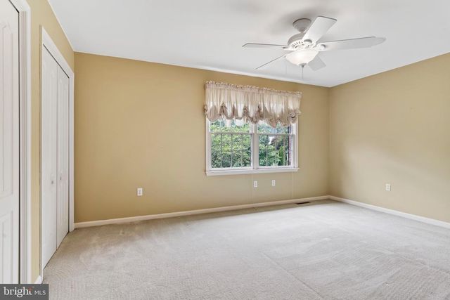 7 ACCENT CIR, Camp Hill, PA 17011
