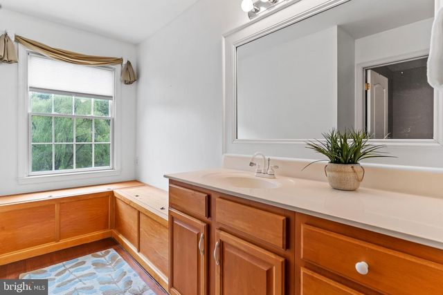 7 ACCENT CIR, Camp Hill, PA 17011