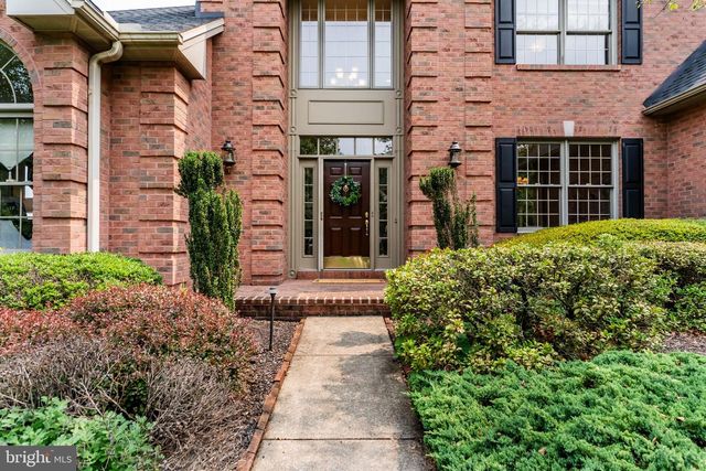 7 ACCENT CIR, Camp Hill, PA 17011