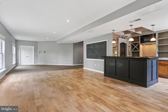 7 ACCENT CIR, Camp Hill, PA 17011