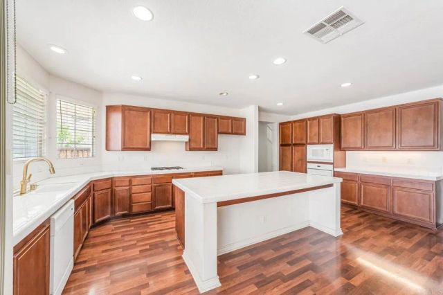 41013 Sunsprite St, Lake Elsinore, CA 92532