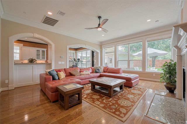 11826 Legend Manor Drive, Houston, TX 77082