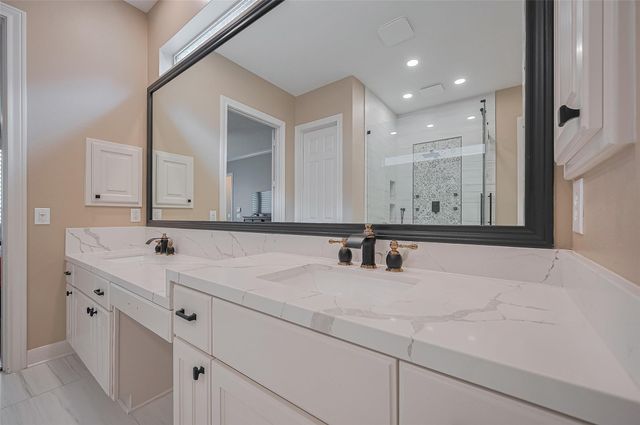 11826 Legend Manor Drive, Houston, TX 77082