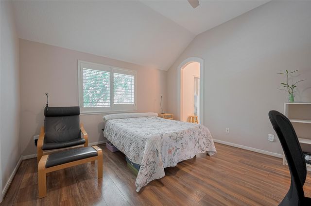 11826 Legend Manor Drive, Houston, TX 77082