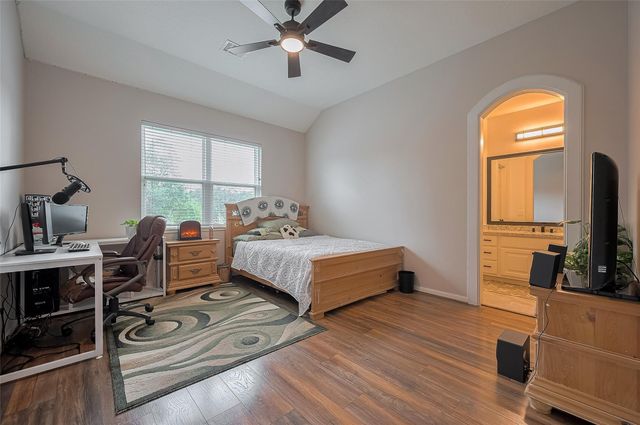 11826 Legend Manor Drive, Houston, TX 77082