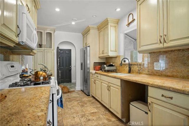 6247 Hamilton Lane, La Crescenta, CA 91214