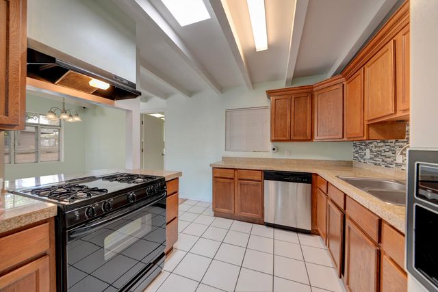 1128 Marron Circle NE, Albuquerque, NM 87112