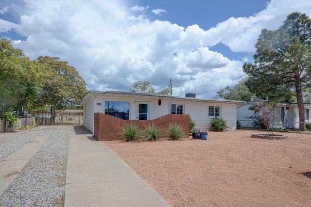 1128 Marron Circle NE, Albuquerque, NM 87112