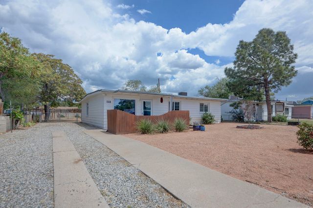 1128 Marron Circle NE, Albuquerque, NM 87112