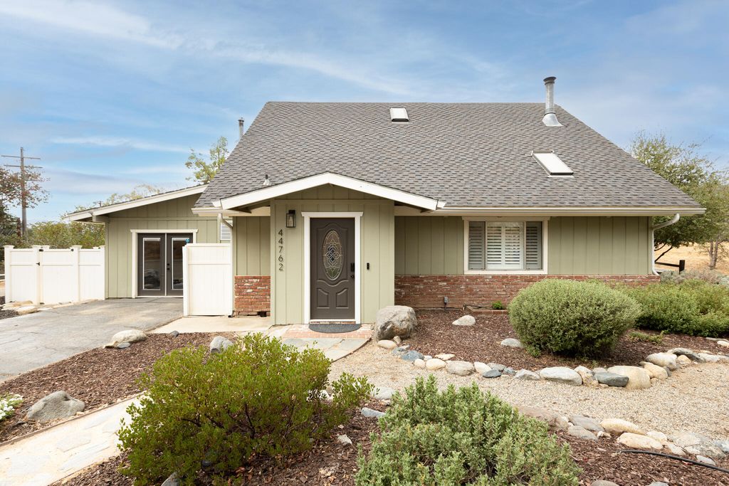 44762 Hammond Drive, Three Rivers, CA 93271