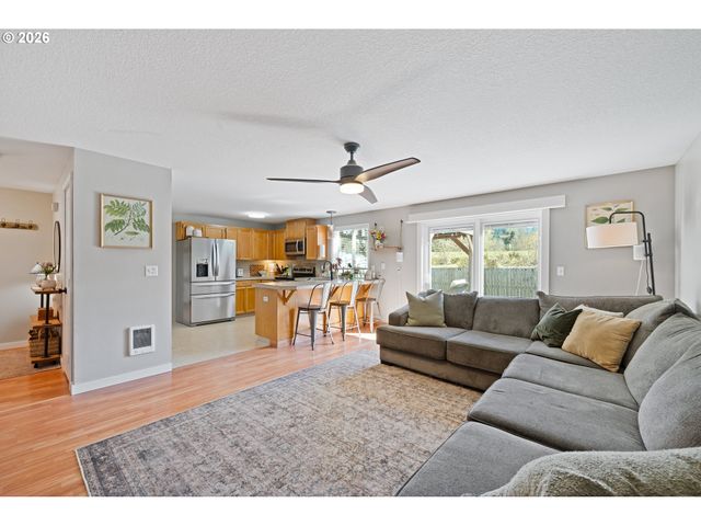 168 DECATUR Dr, Kelso, WA 98626