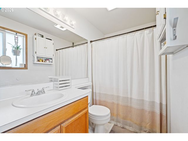 168 DECATUR Dr, Kelso, WA 98626