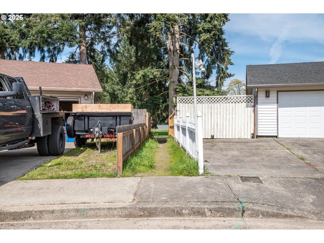 168 DECATUR Dr, Kelso, WA 98626