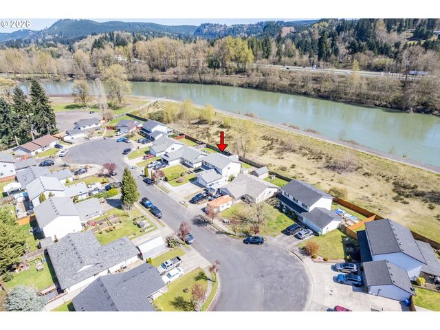 168 DECATUR Dr, Kelso, WA 98626
