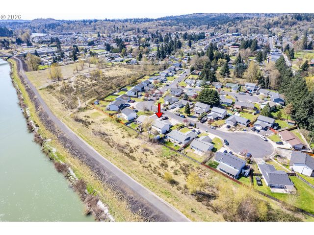168 DECATUR Dr, Kelso, WA 98626
