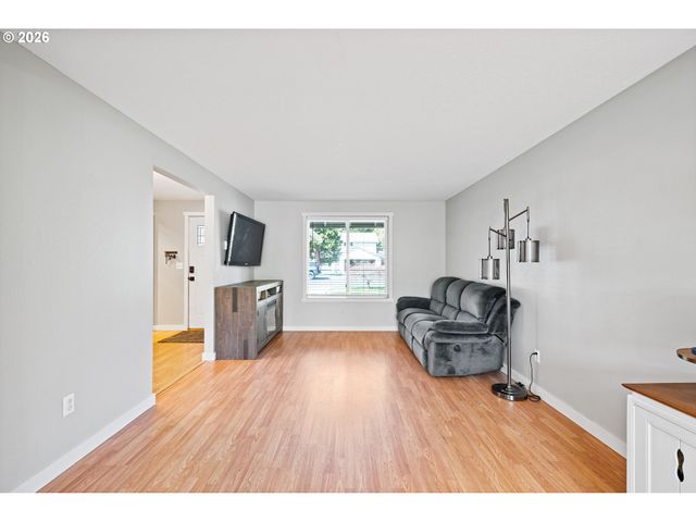 168 DECATUR Dr, Kelso, WA 98626