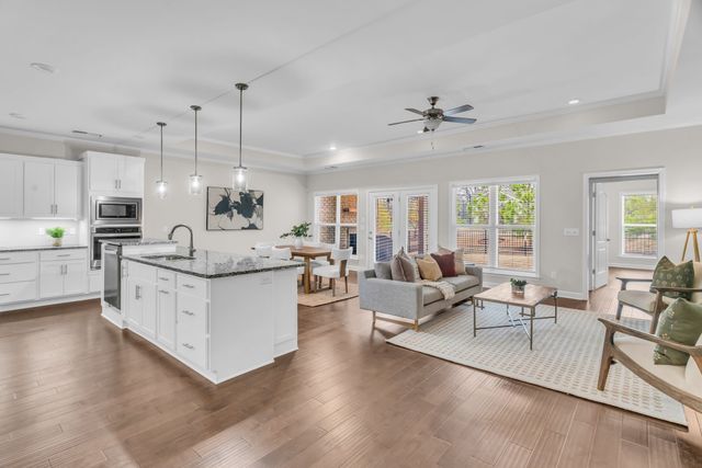 6412 Armstrong Dr, Hermitage, TN 37076