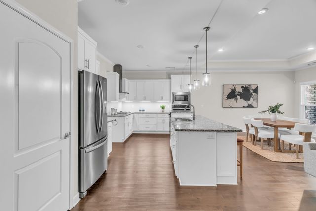 6412 Armstrong Dr, Hermitage, TN 37076