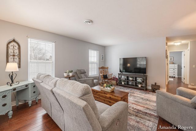 1800 Sibley Street Se, Lowell City, MI 49331