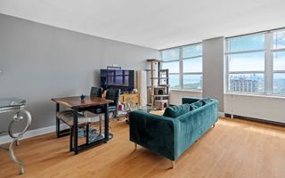 655 W Irving Park Road 5305, Chicago, IL 60613