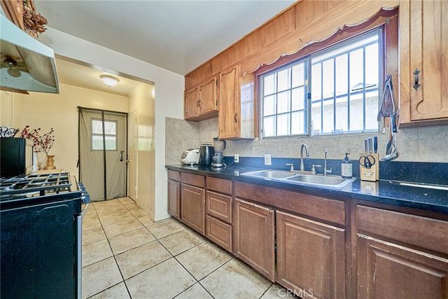 8357 Aura, Northridge, CA 91324