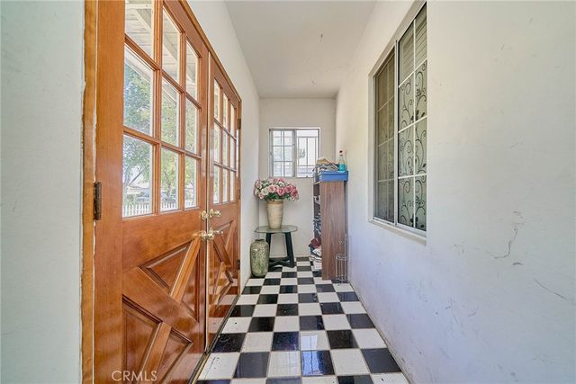 8357 Aura, Northridge, CA 91324