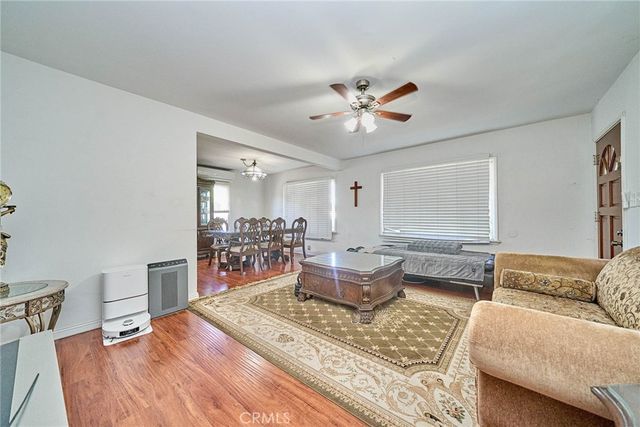 8357 Aura, Northridge, CA 91324