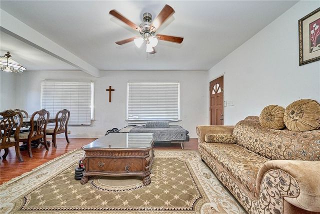 8357 Aura, Northridge, CA 91324
