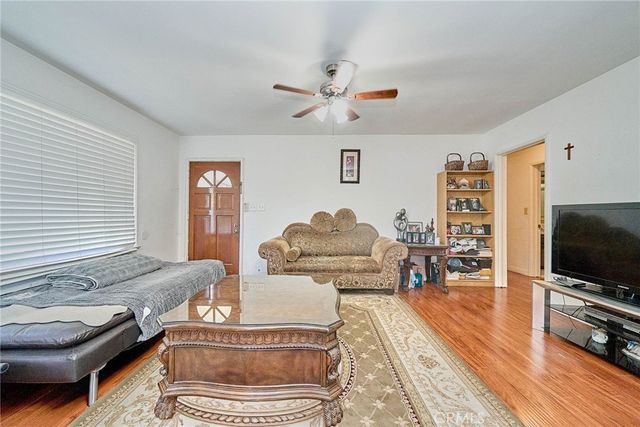 8357 Aura, Northridge, CA 91324