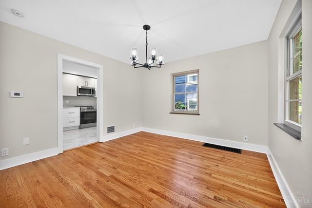 3032 S Hegry Circle, Cincinnati, OH 45238