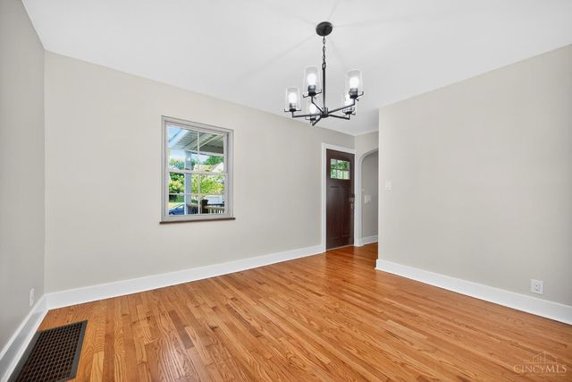 3032 S Hegry Circle, Cincinnati, OH 45238