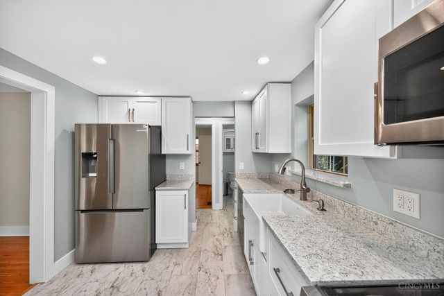 3032 S Hegry Circle, Cincinnati, OH 45238