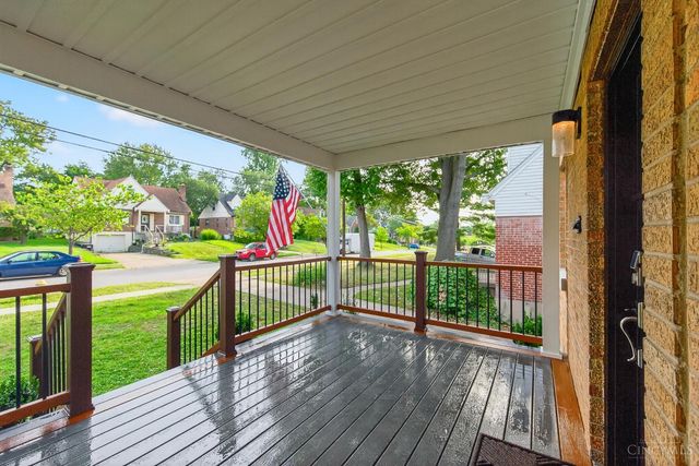 3032 S Hegry Circle, Cincinnati, OH 45238