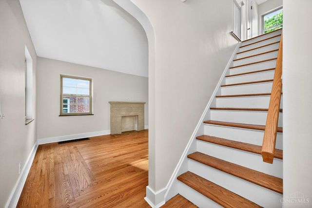 3032 S Hegry Circle, Cincinnati, OH 45238