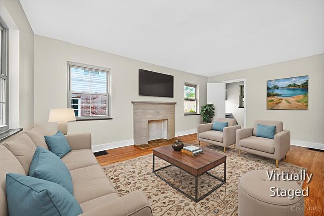 3032 S Hegry Circle, Cincinnati, OH 45238